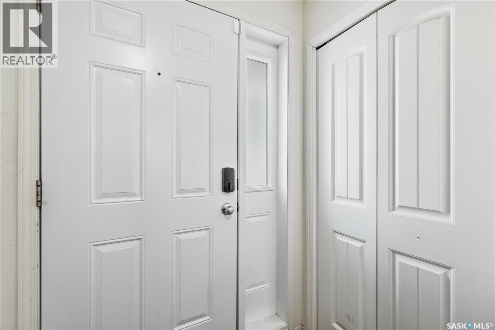 183 Chateau Crescent Property Photo 3
