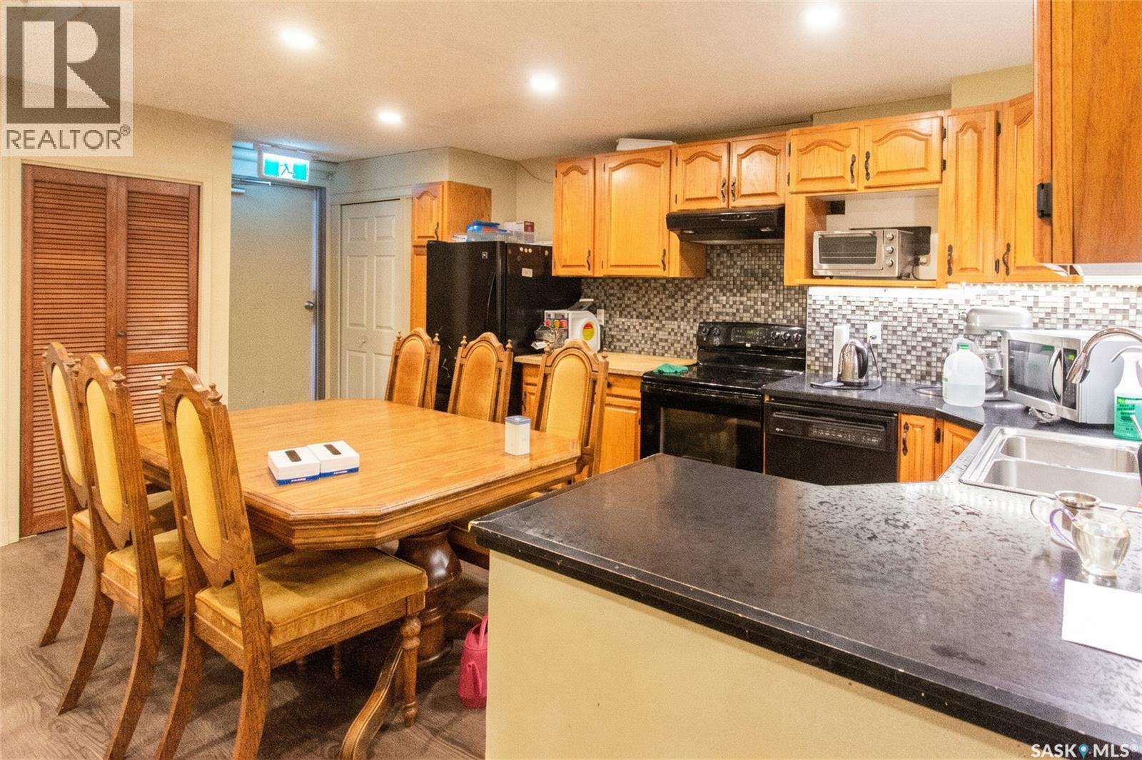48-50 Stadacona Street W Property Photo 11
