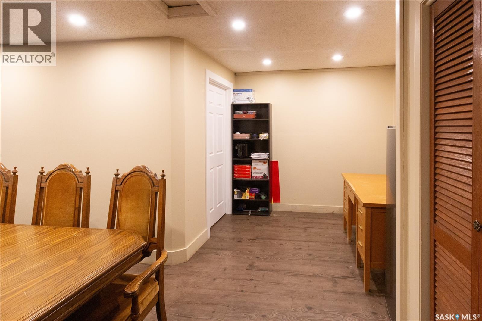 48-50 Stadacona Street W Property Photo 13