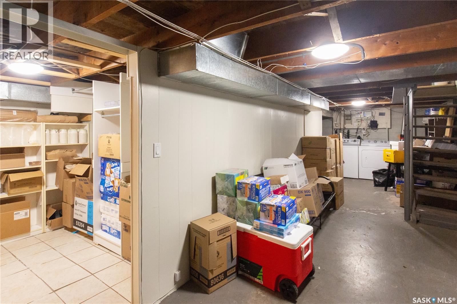 48-50 Stadacona Street W Property Photo 18