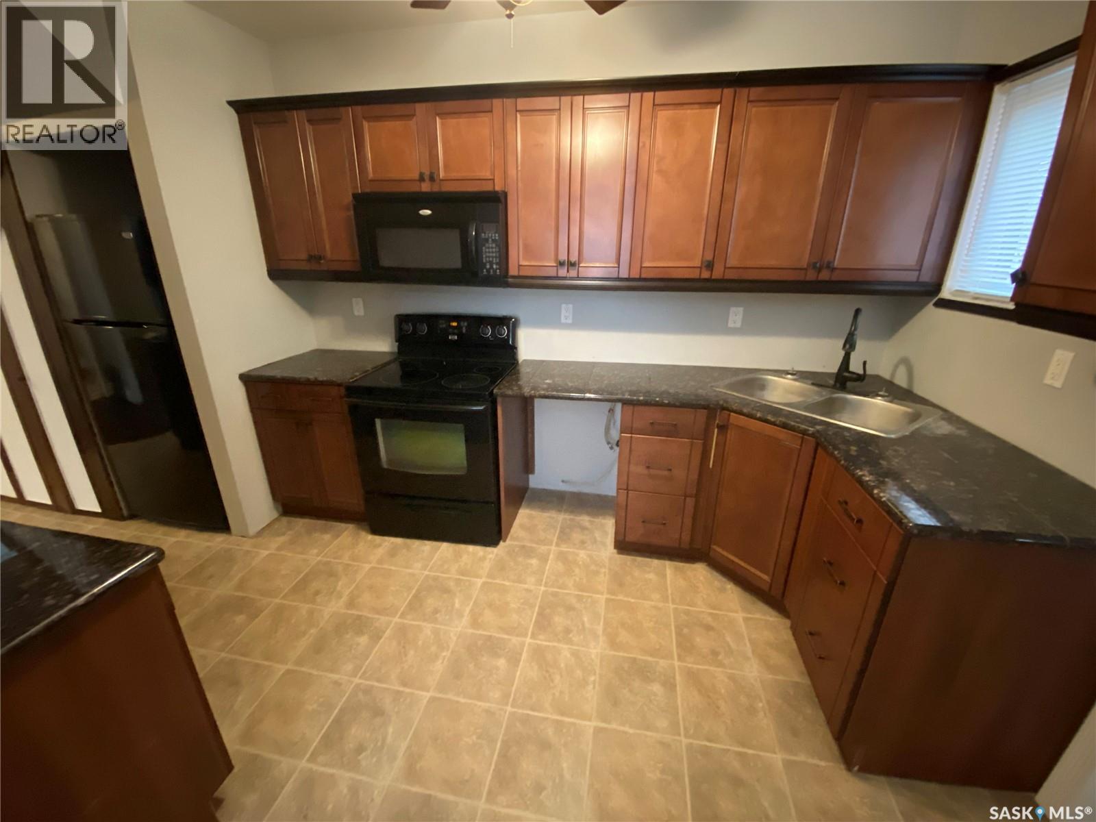 277 Fourth Avenue N Property Photo 2