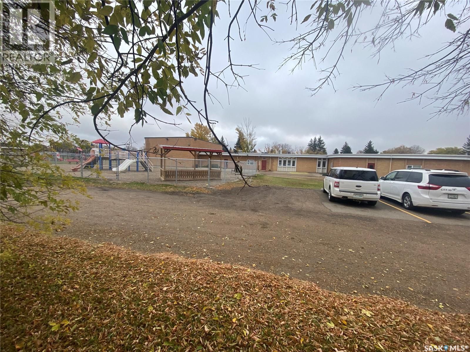 277 Fourth Avenue N Property Photo 26