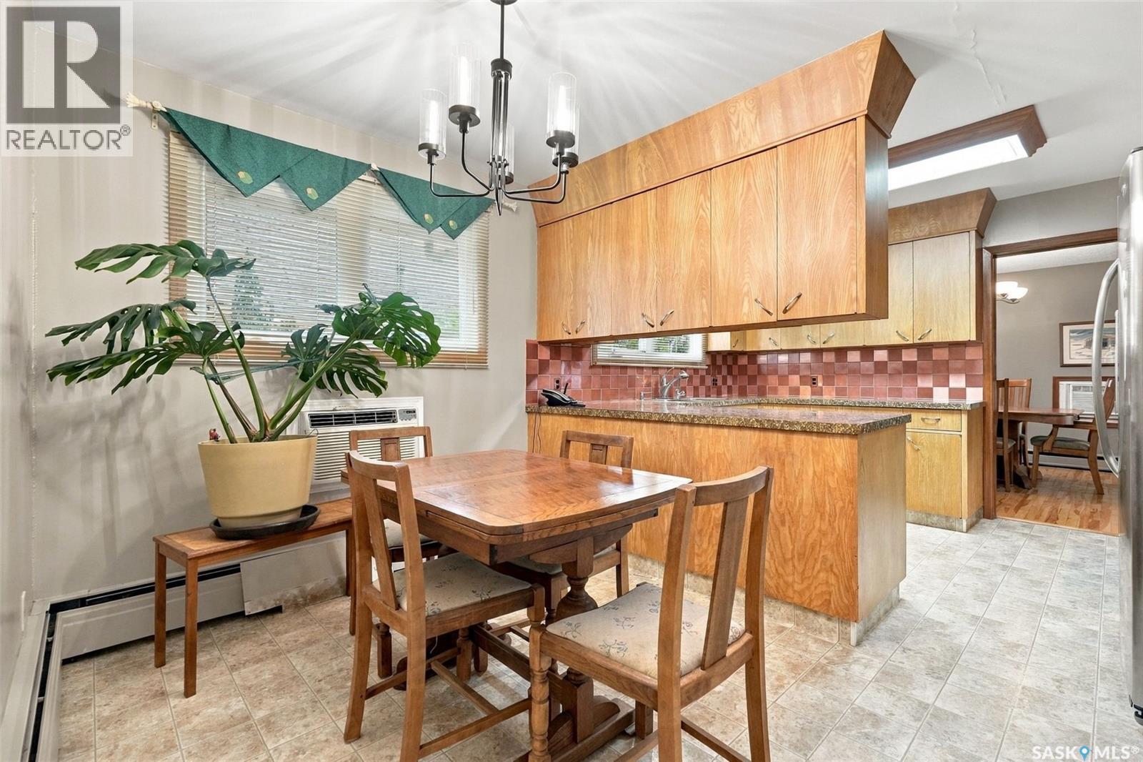 4002 Elphinstone Street Property Photo 11