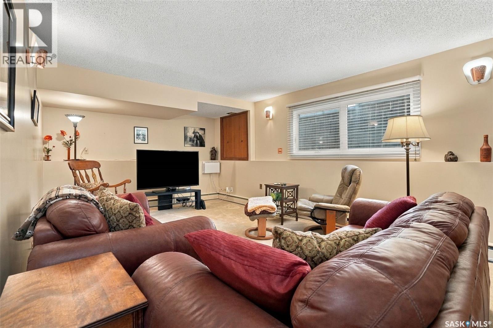 4002 Elphinstone Street Property Photo 19
