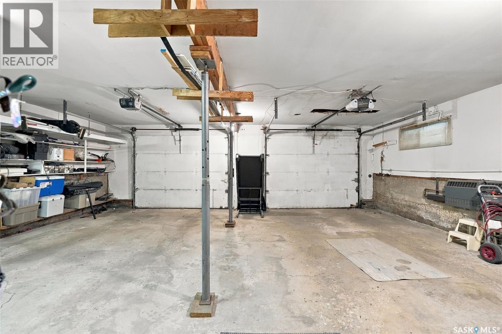 4002 Elphinstone Street Property Photo 23