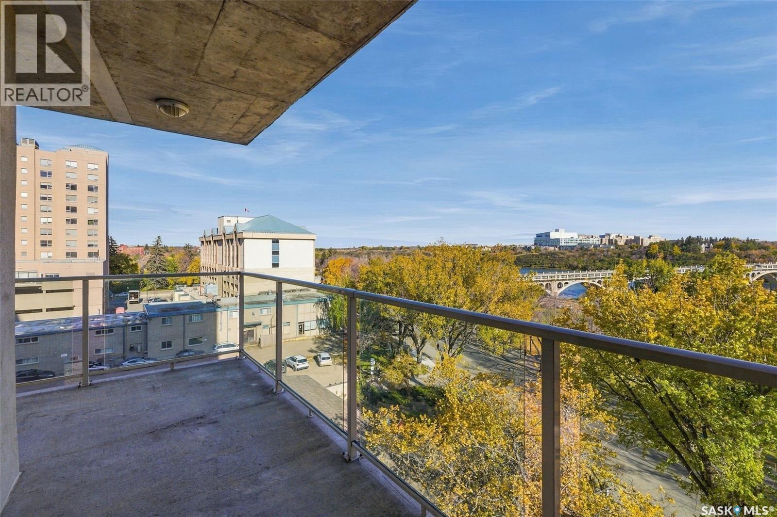 607 902 Spadina Crescent E Property Photo 9