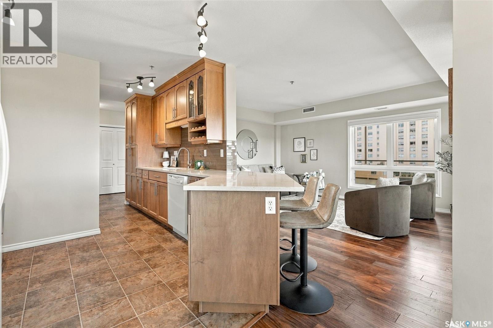 607 902 Spadina Crescent E Property Photo 11