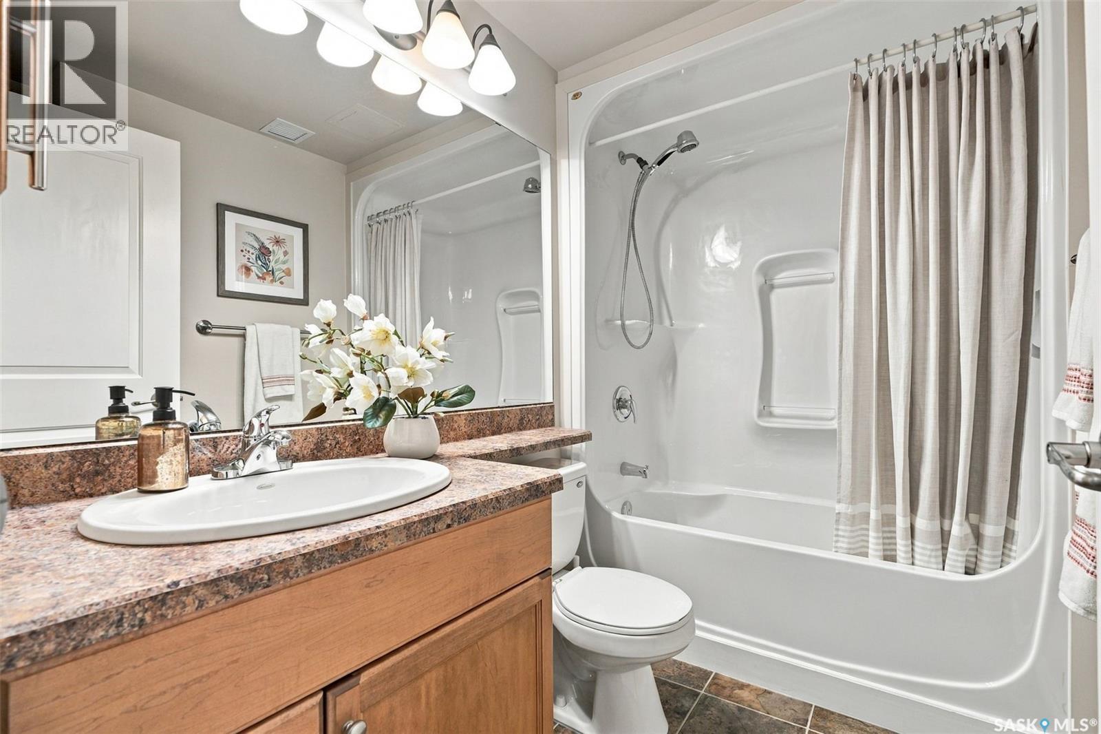607 902 Spadina Crescent E Property Photo 17