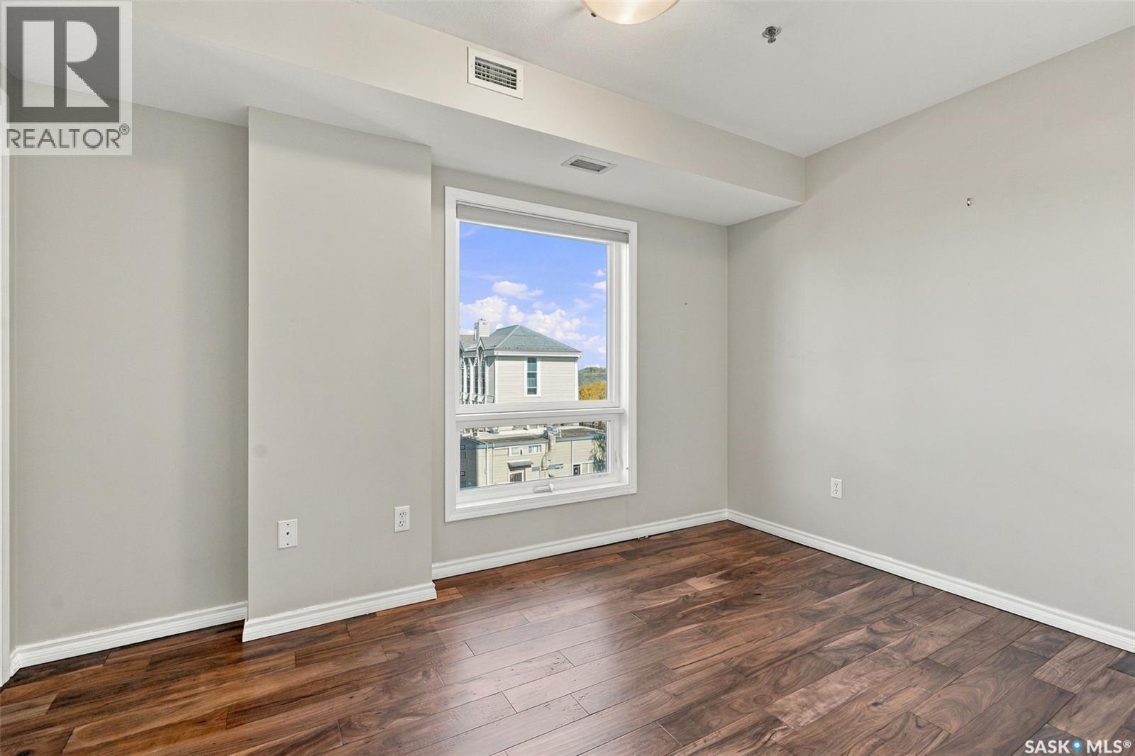 607 902 Spadina Crescent E Property Photo 18