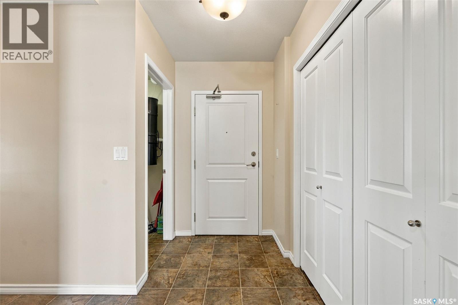607 902 Spadina Crescent E Property Photo 25