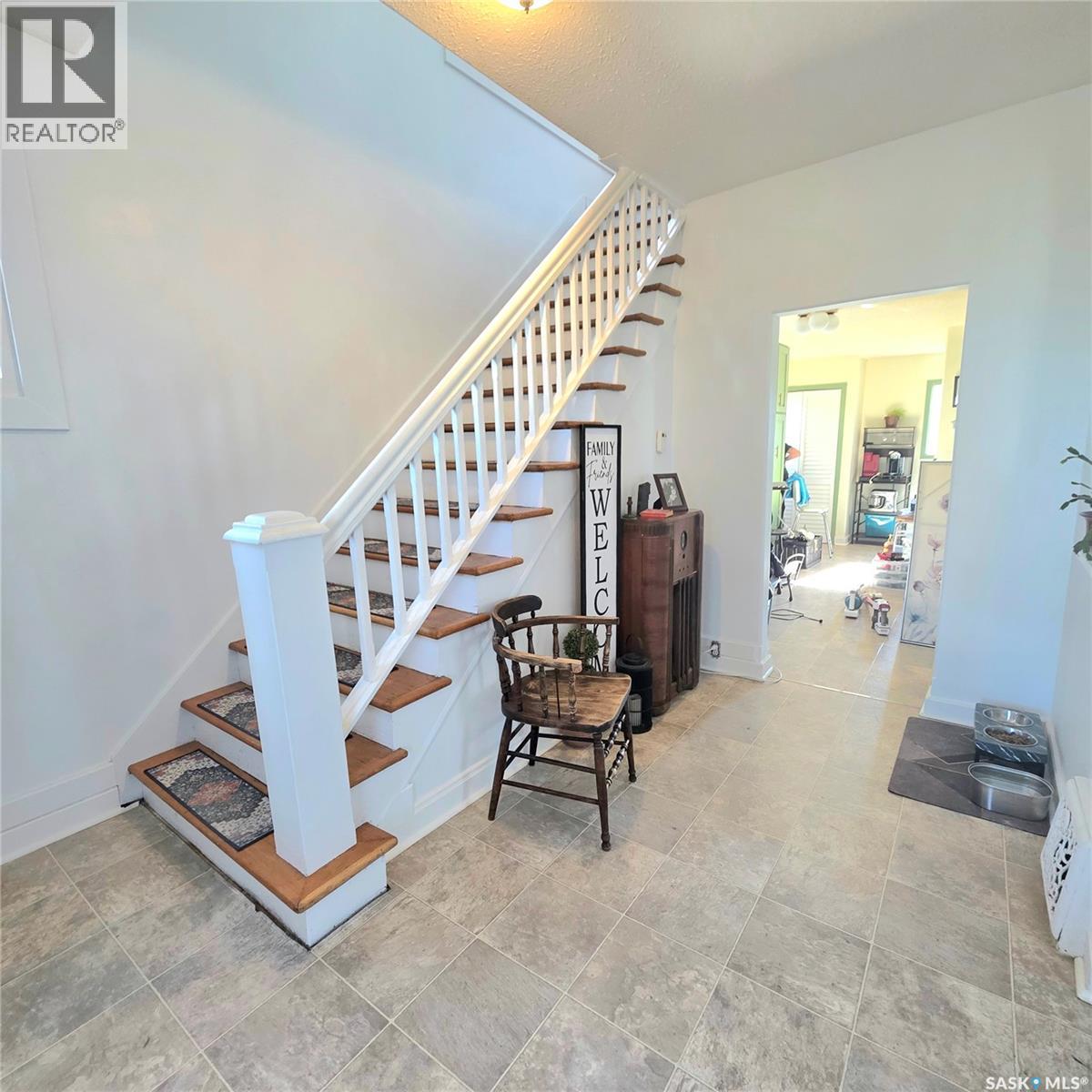 261 22nd Street E Property Photo 5