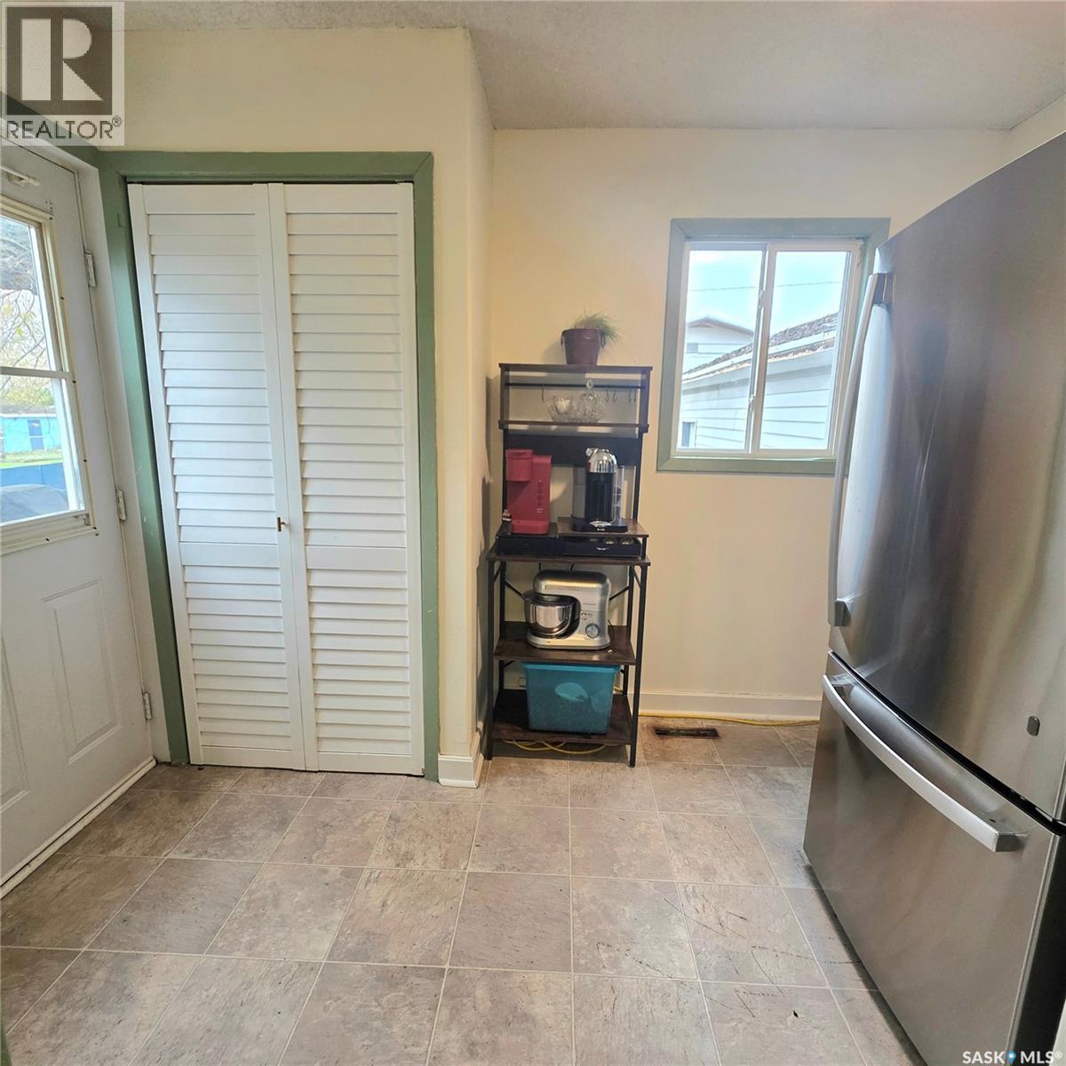 261 22nd Street E Property Photo 11