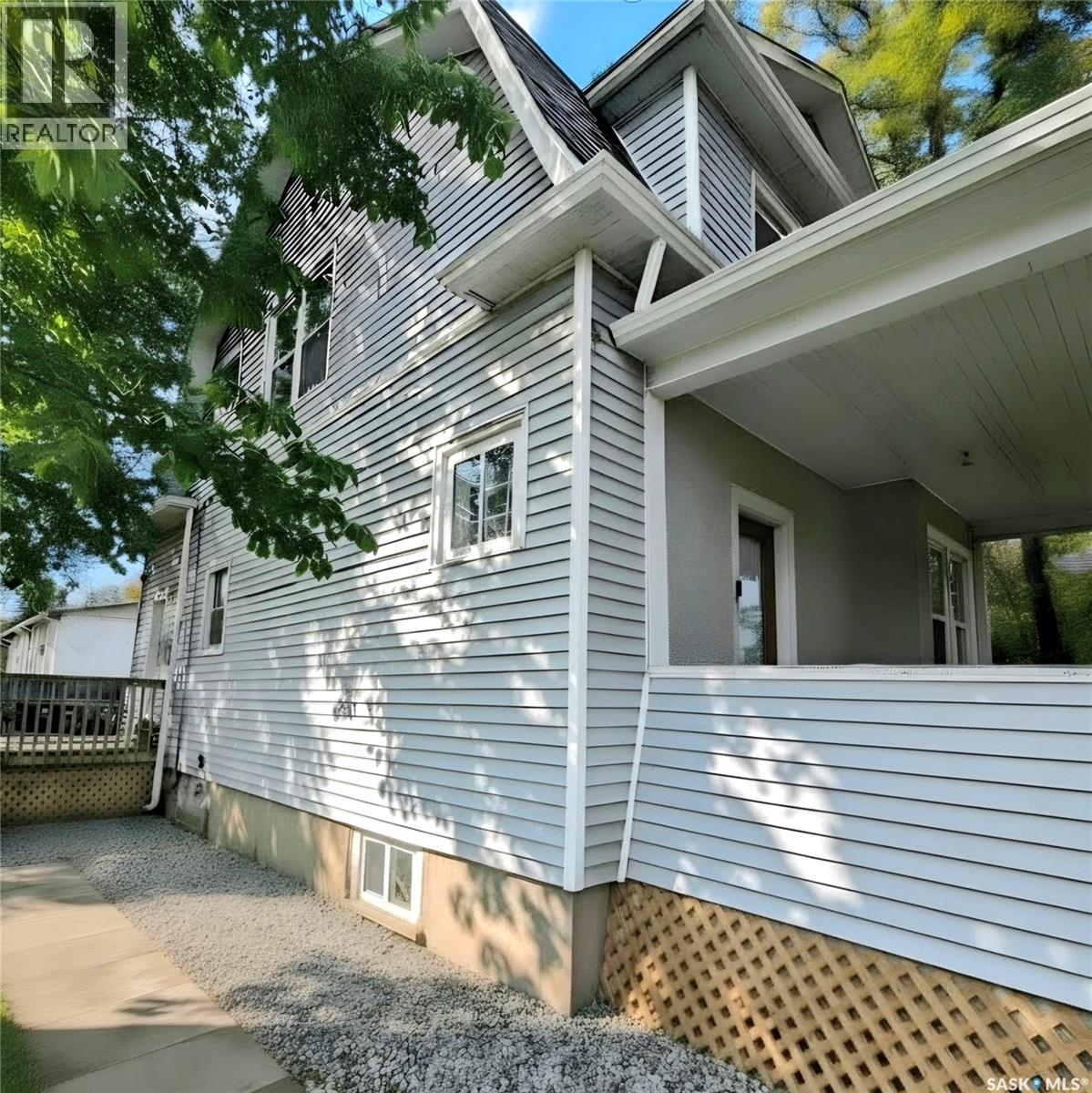 261 22nd Street E Property Photo 33