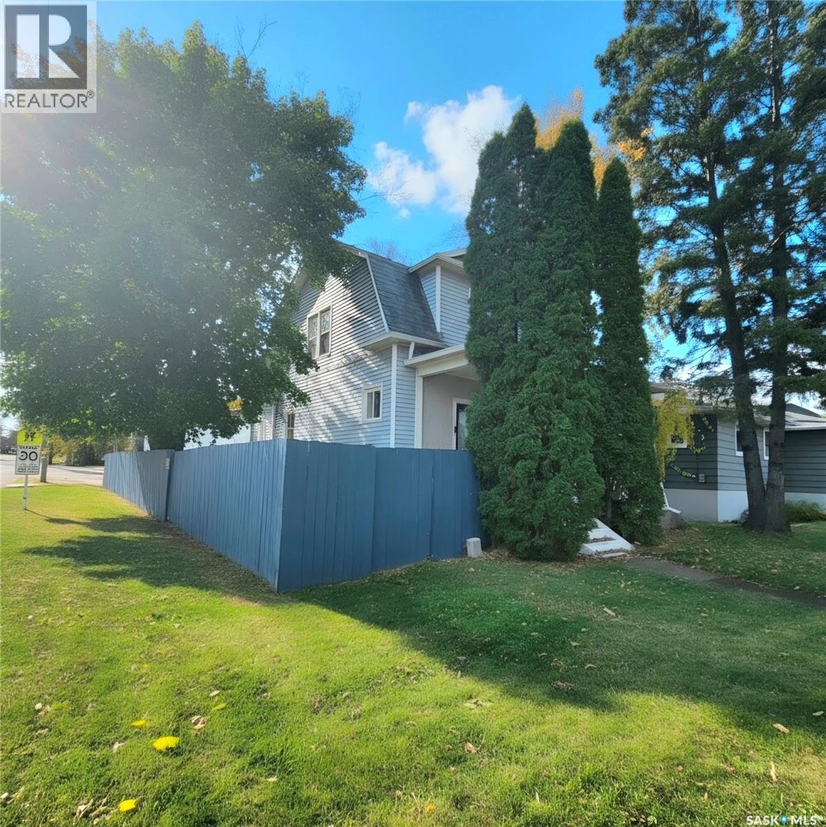 261 22nd Street E Property Photo 34