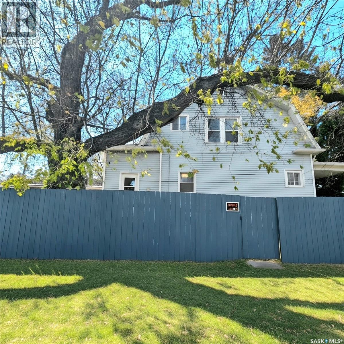 261 22nd Street E Property Photo 35