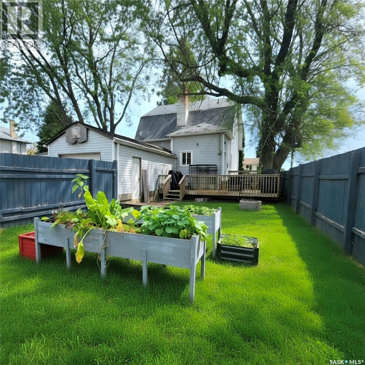 261 22nd Street E Property Photo 38