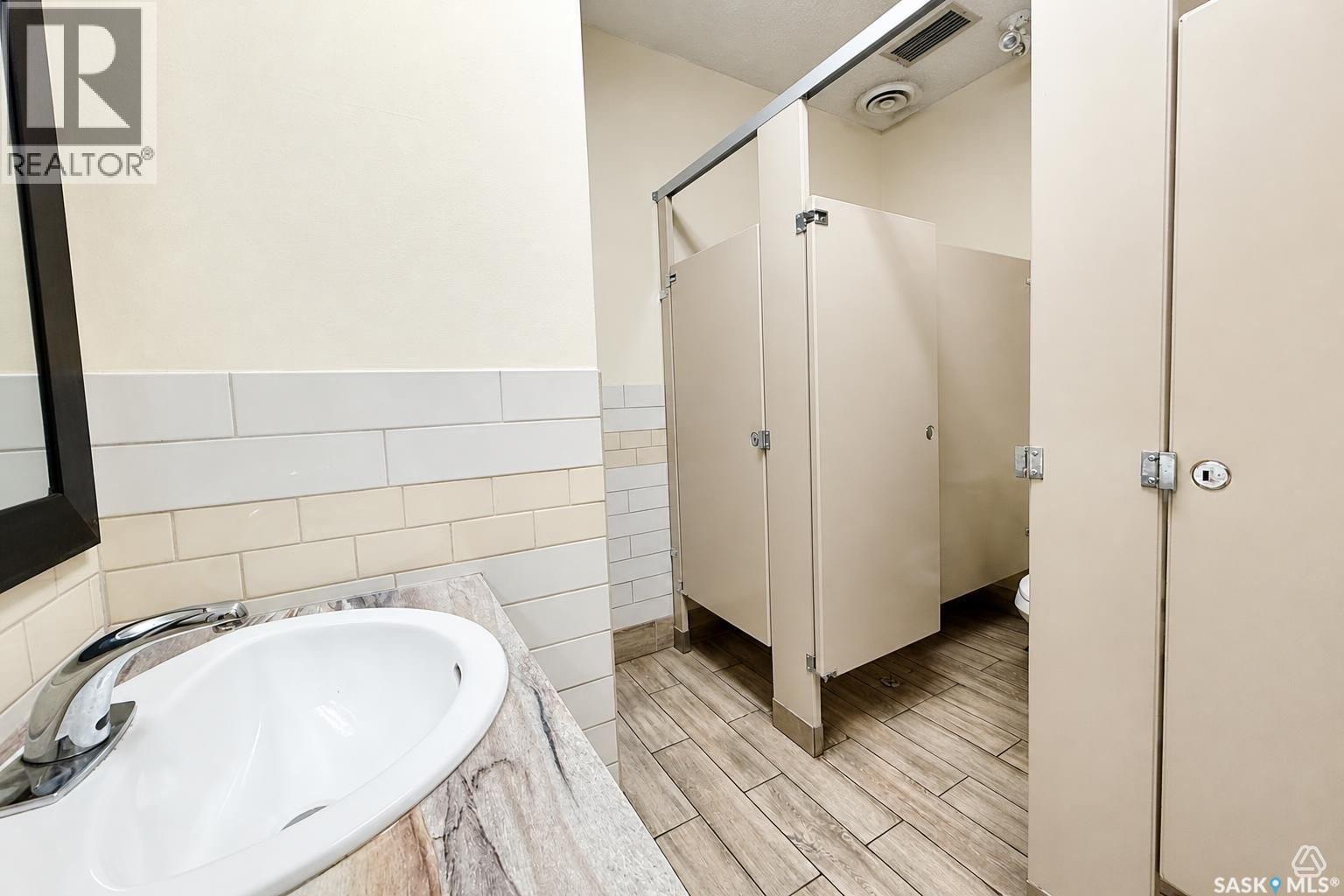 320 South Service Road E Property Photo 23