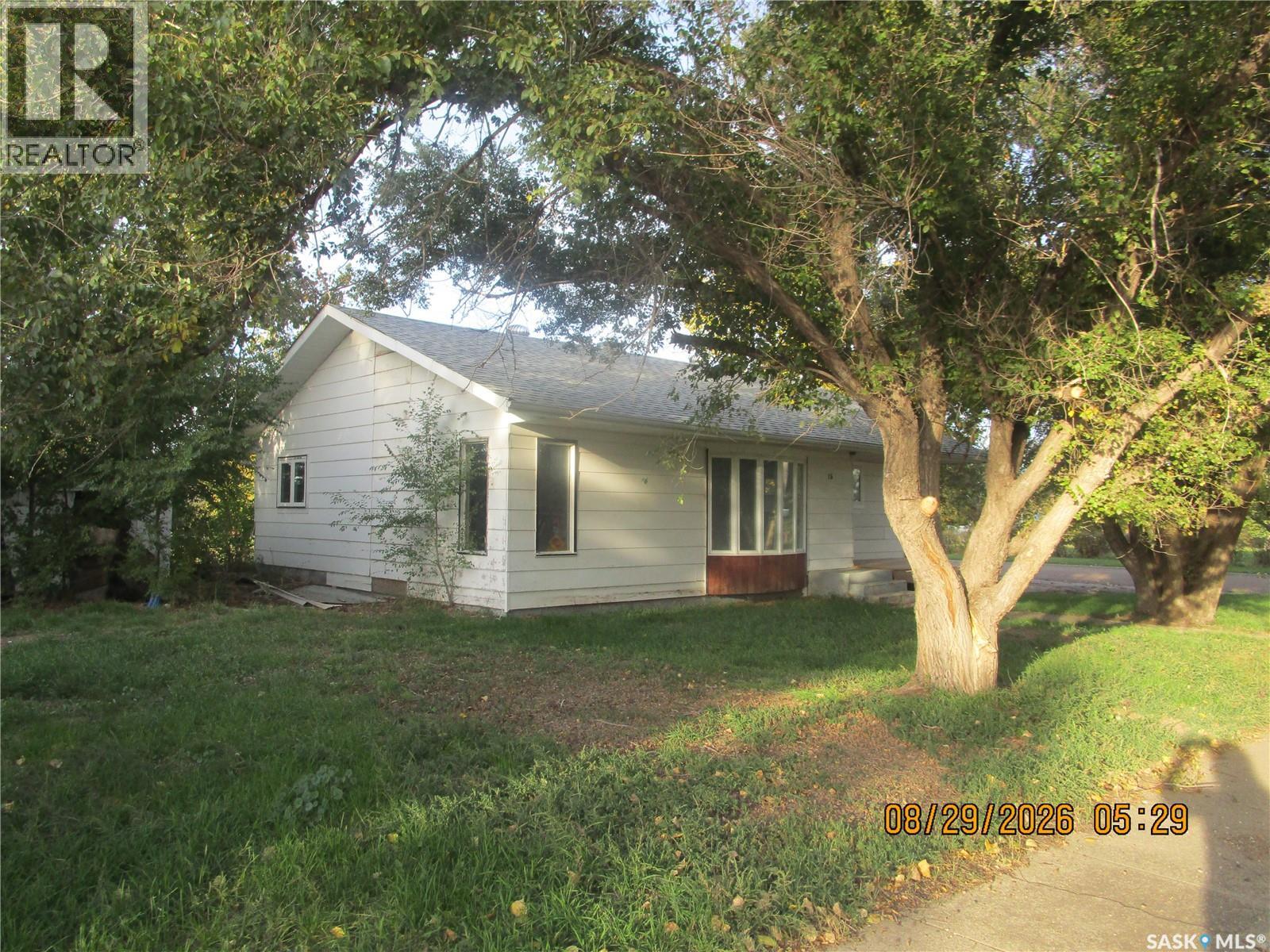 13 3rd Street E Property Photo 1