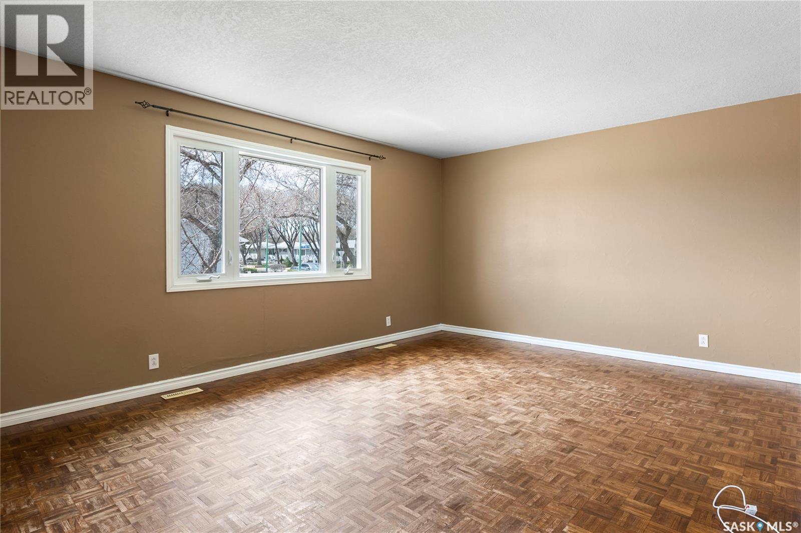 1008 7th Avenue N Property Photo 3