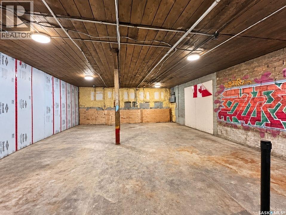 220 Central Avenue N Property Photo 10