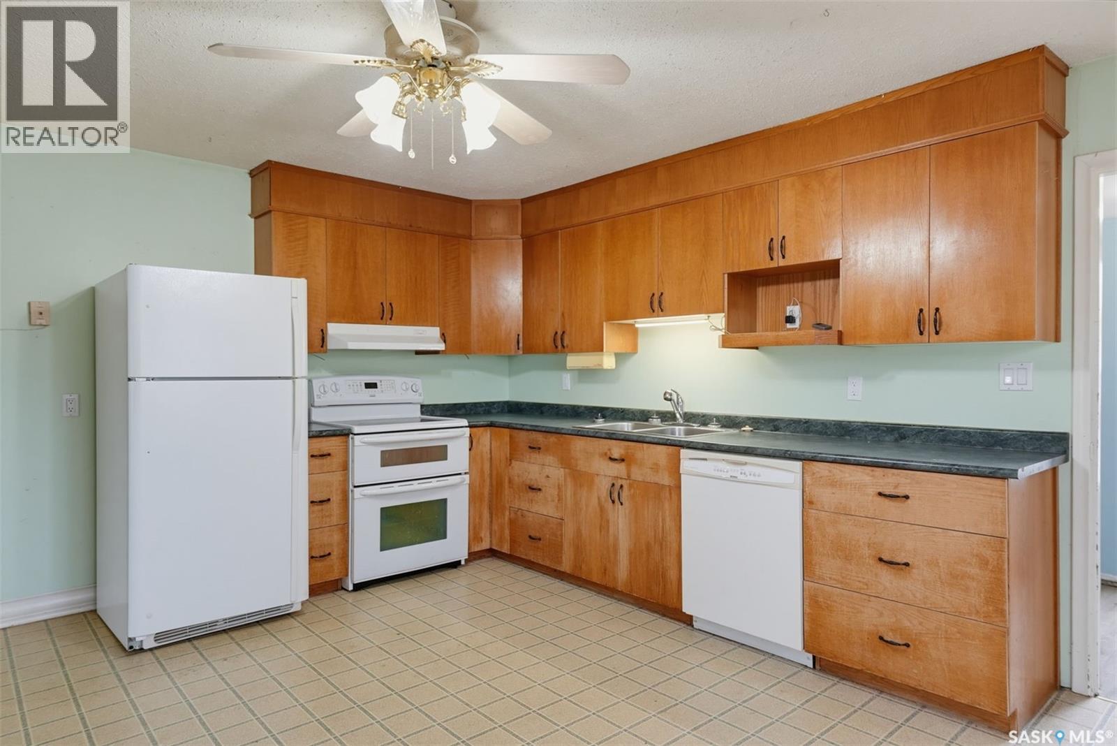 213 Stevens Avenue Property Photo 5