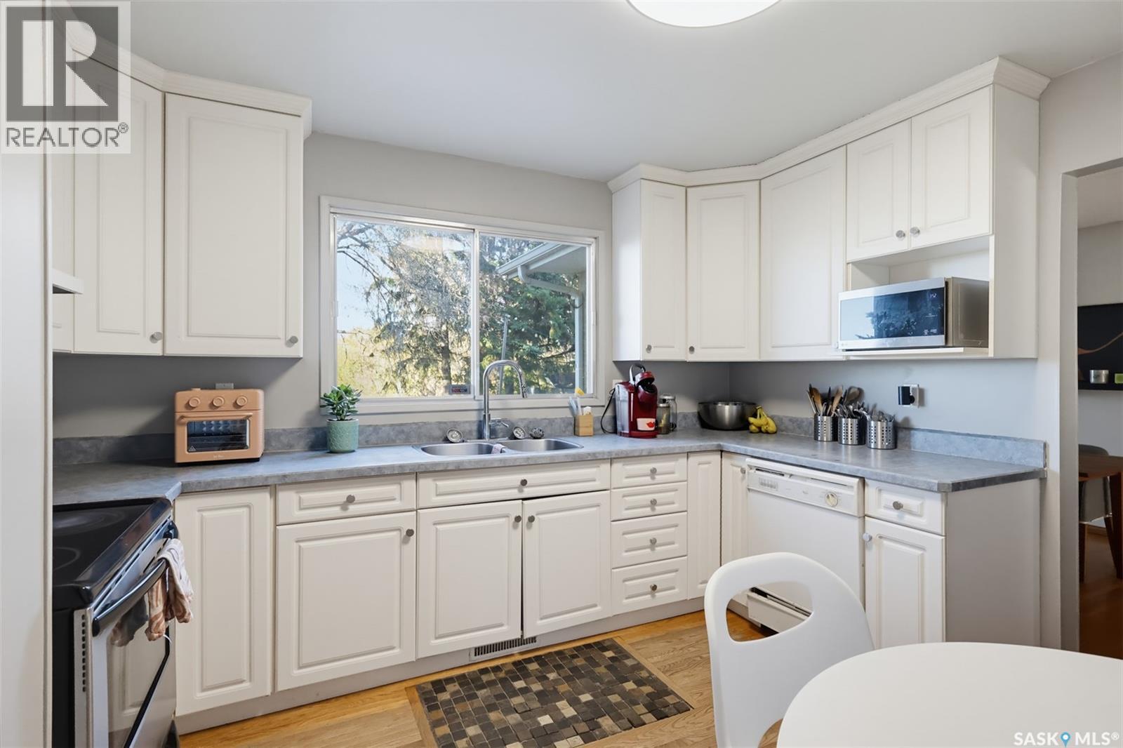 2457 Eastview Property Photo 10