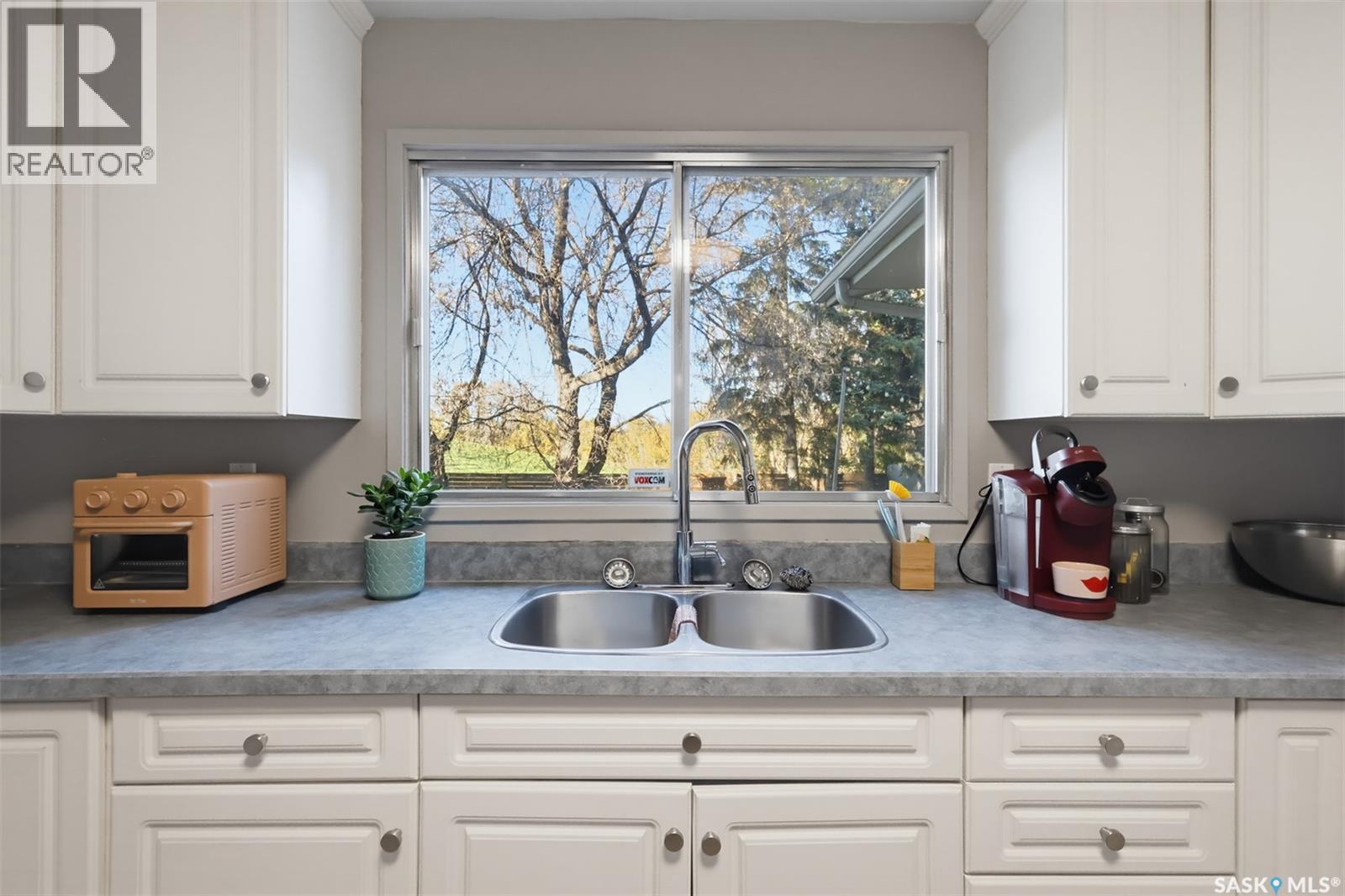 2457 Eastview Property Photo 13
