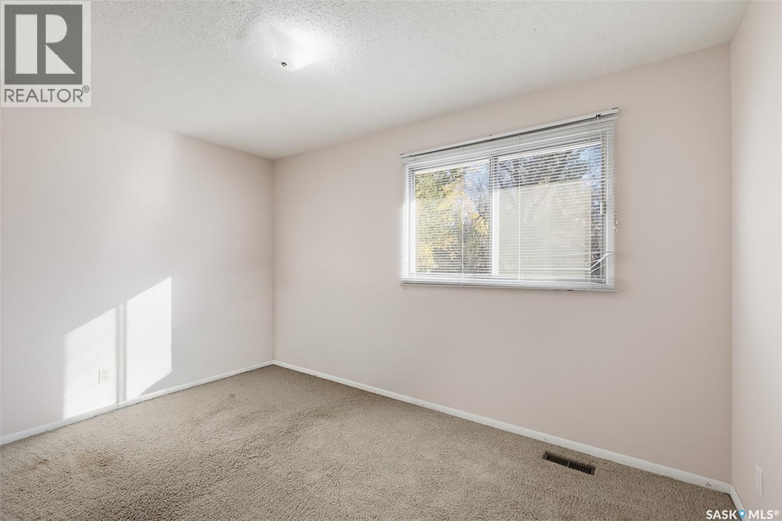 2457 Eastview Property Photo 26