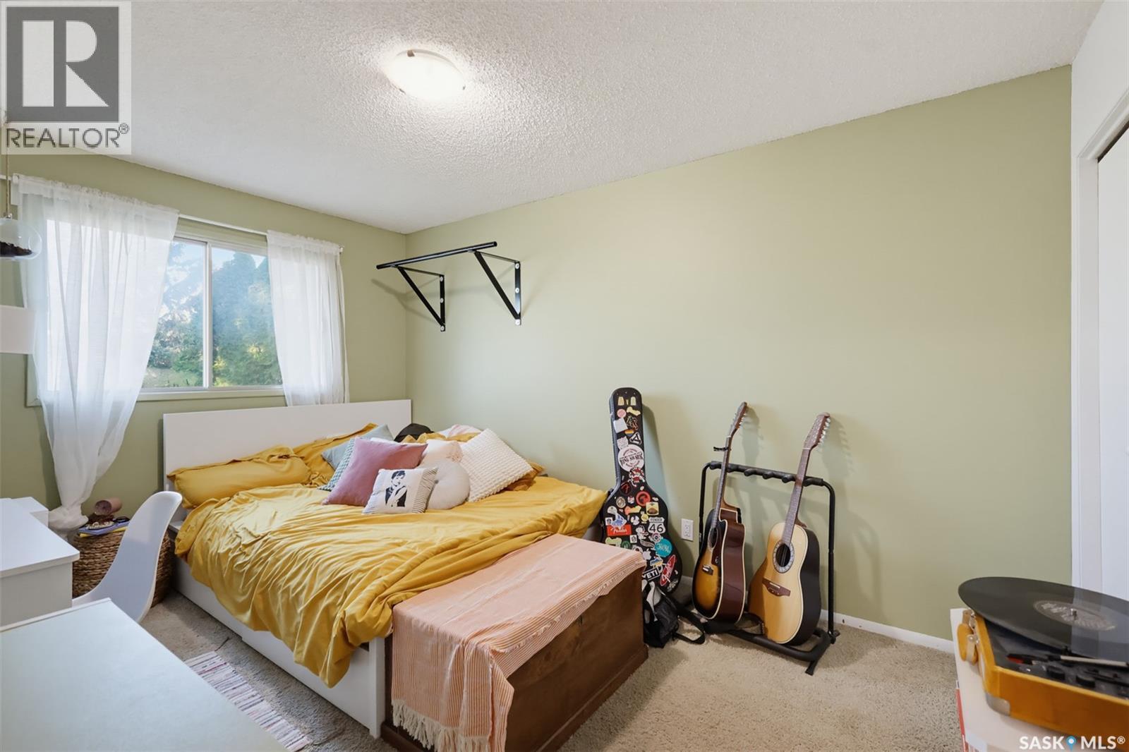 2457 Eastview Property Photo 27