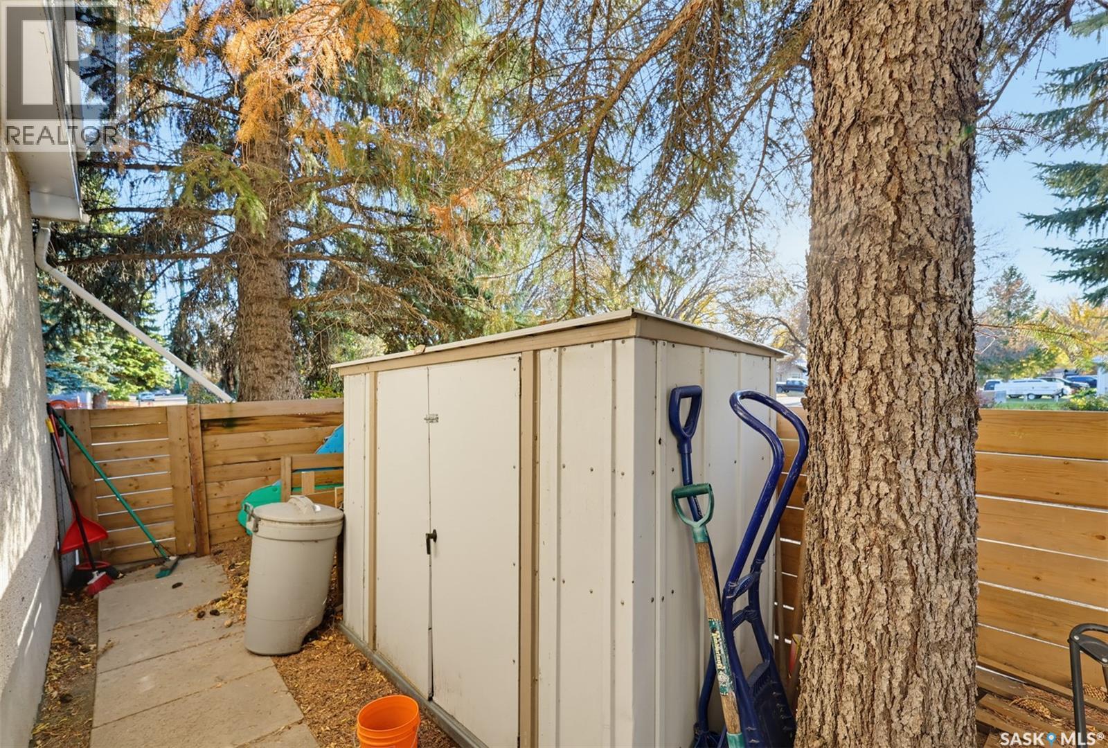 2457 Eastview Property Photo 40