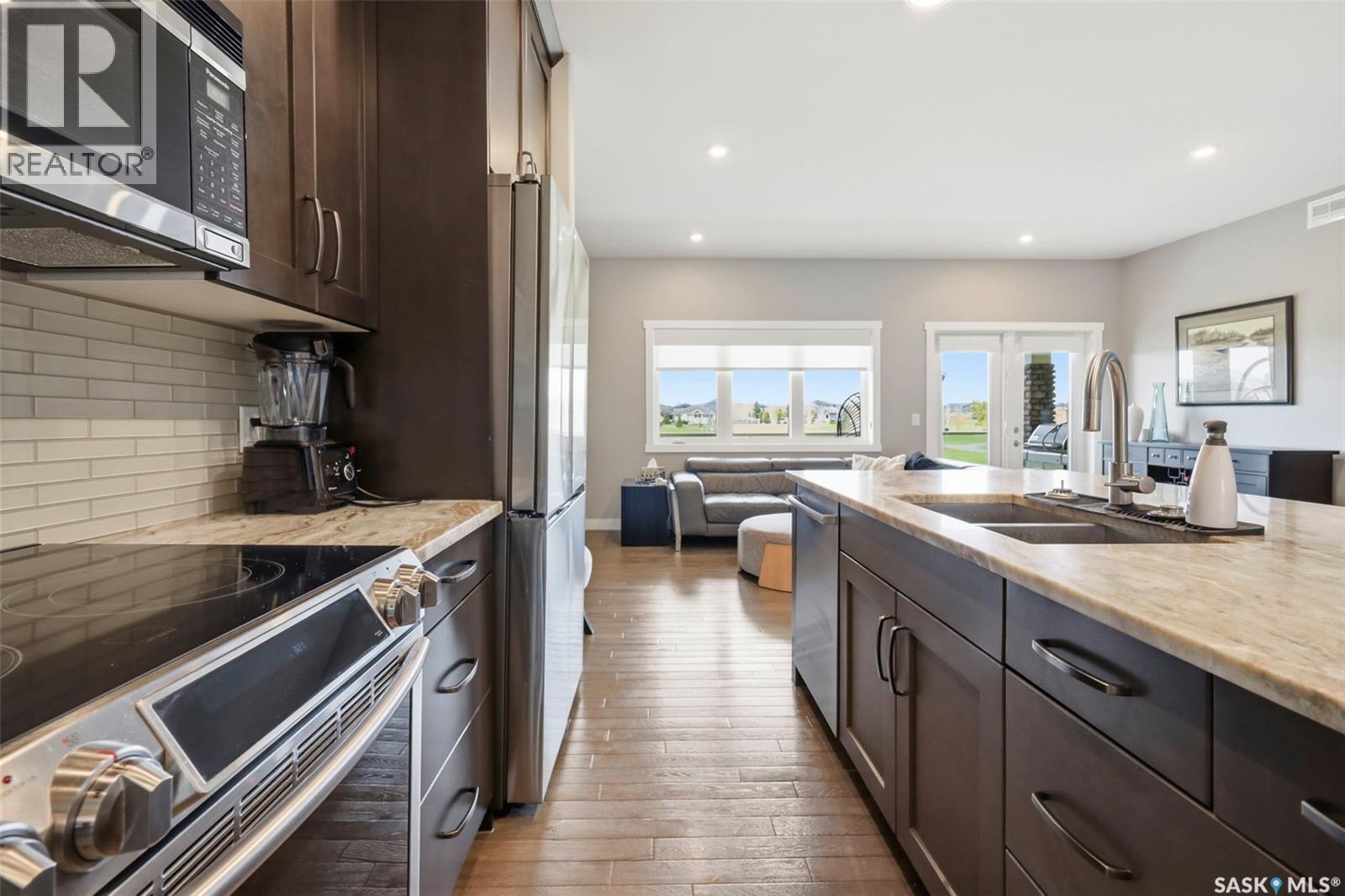 105 542 Pringle Crescent Property Photo 8