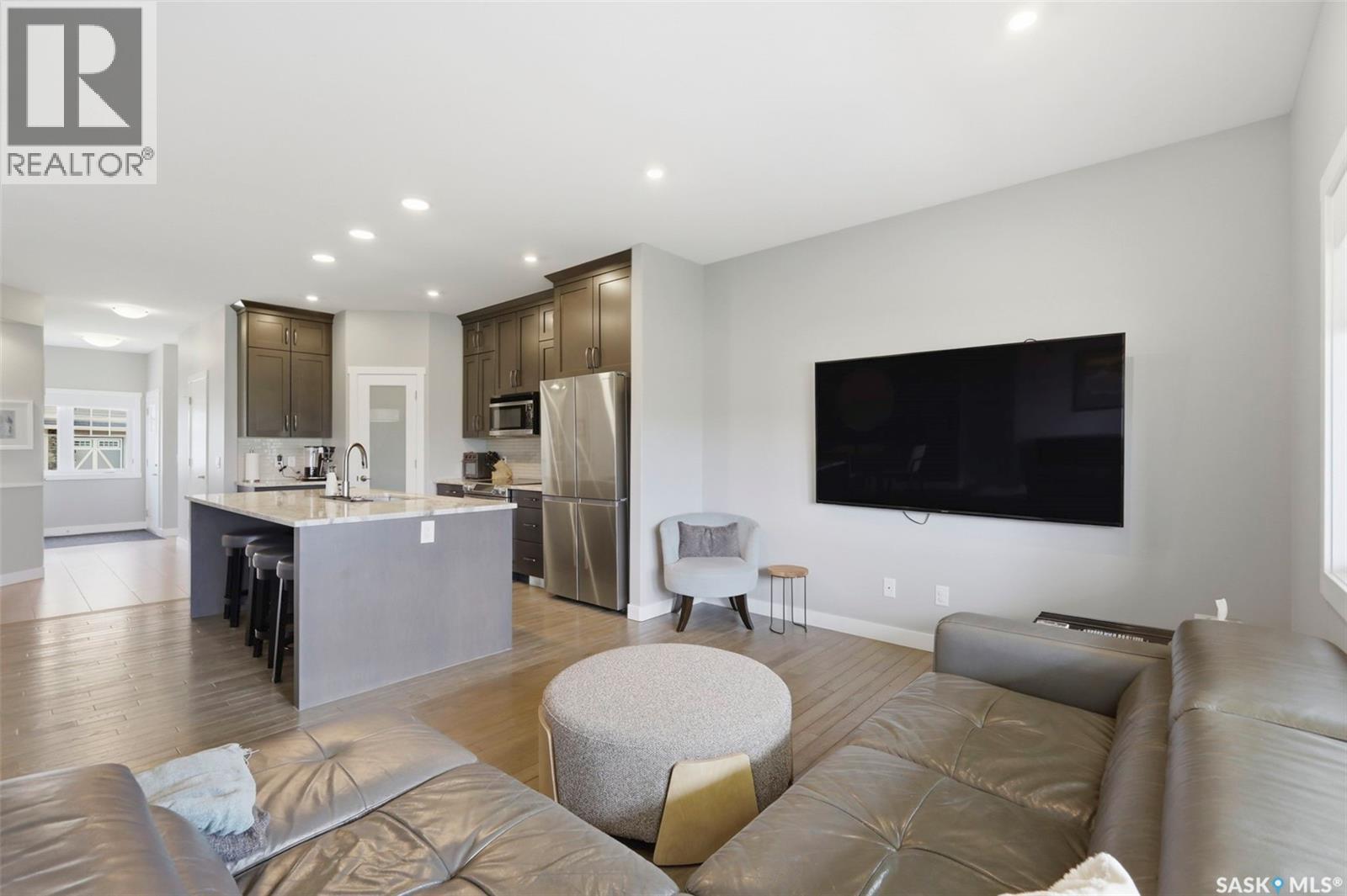 105 542 Pringle Crescent Property Photo 12