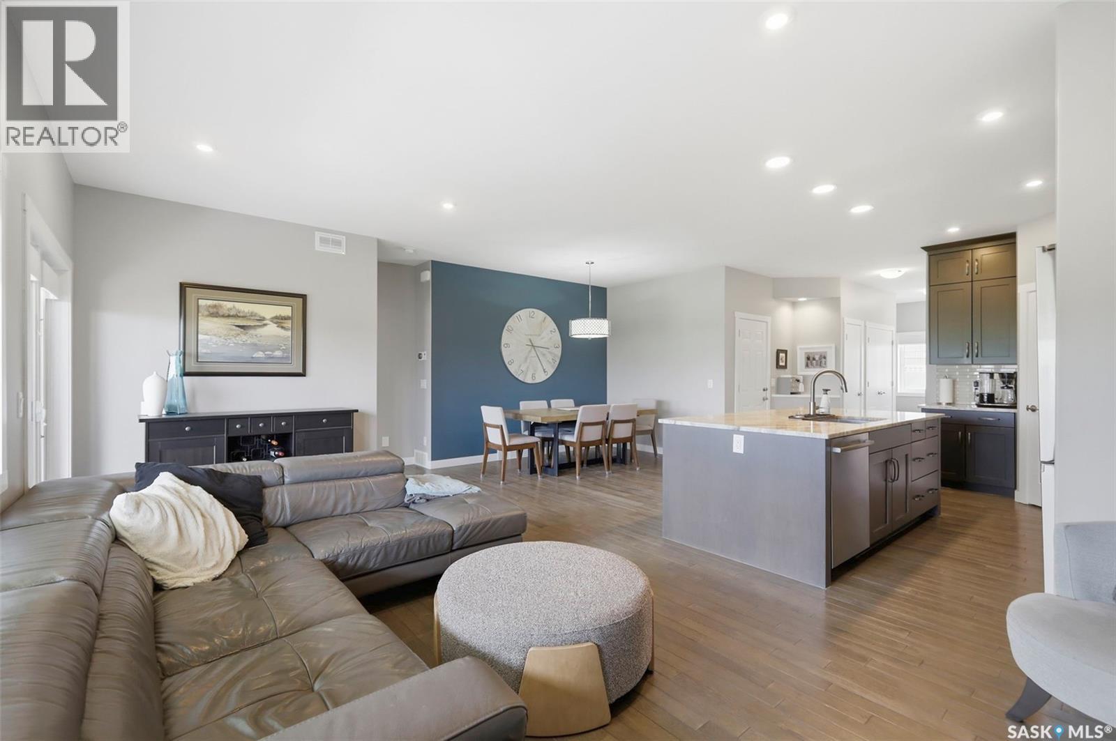 105 542 Pringle Crescent Property Photo 14