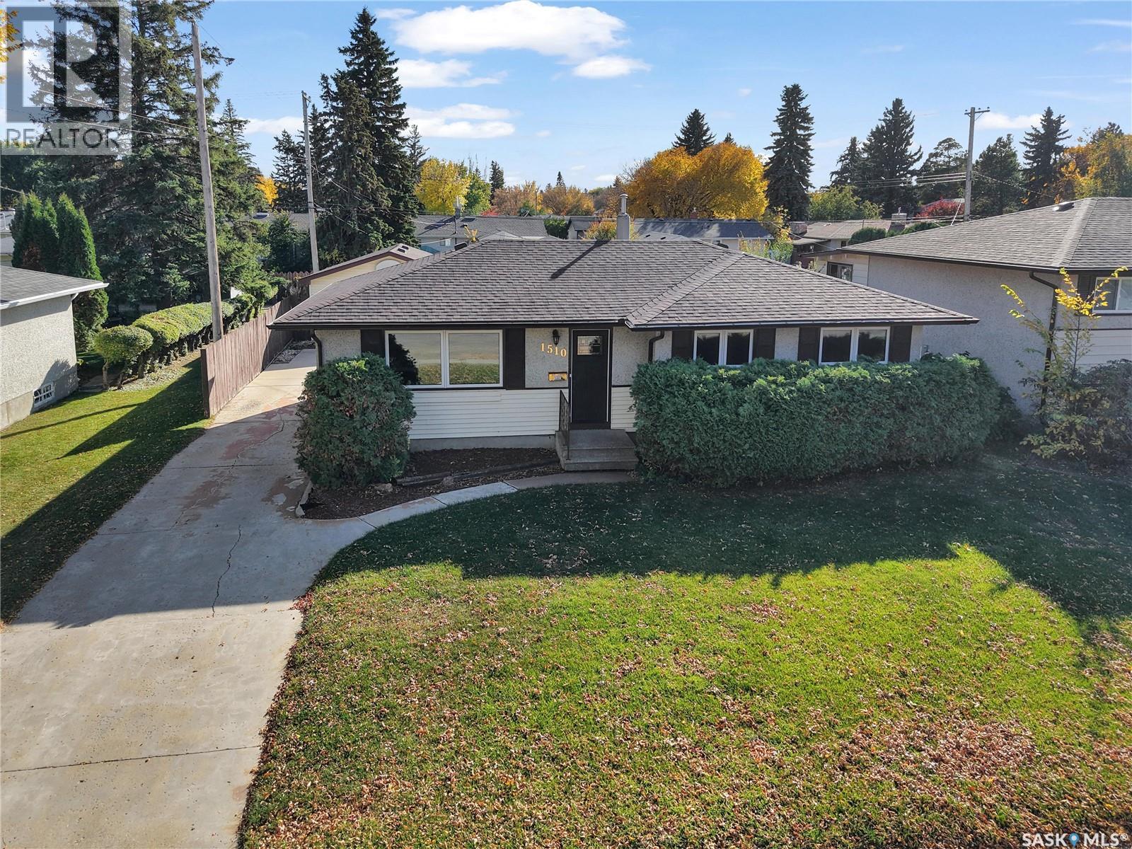 1510 Isabella Street E Property Photo 2