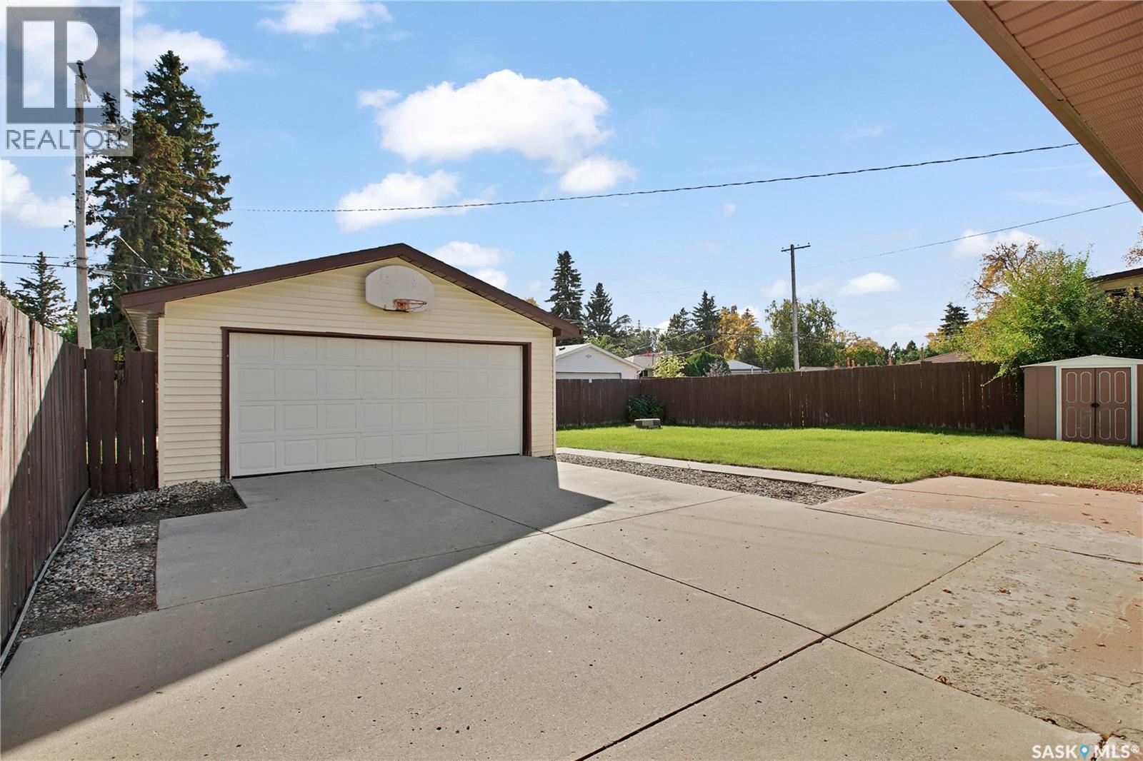 1510 Isabella Street E Property Photo 32