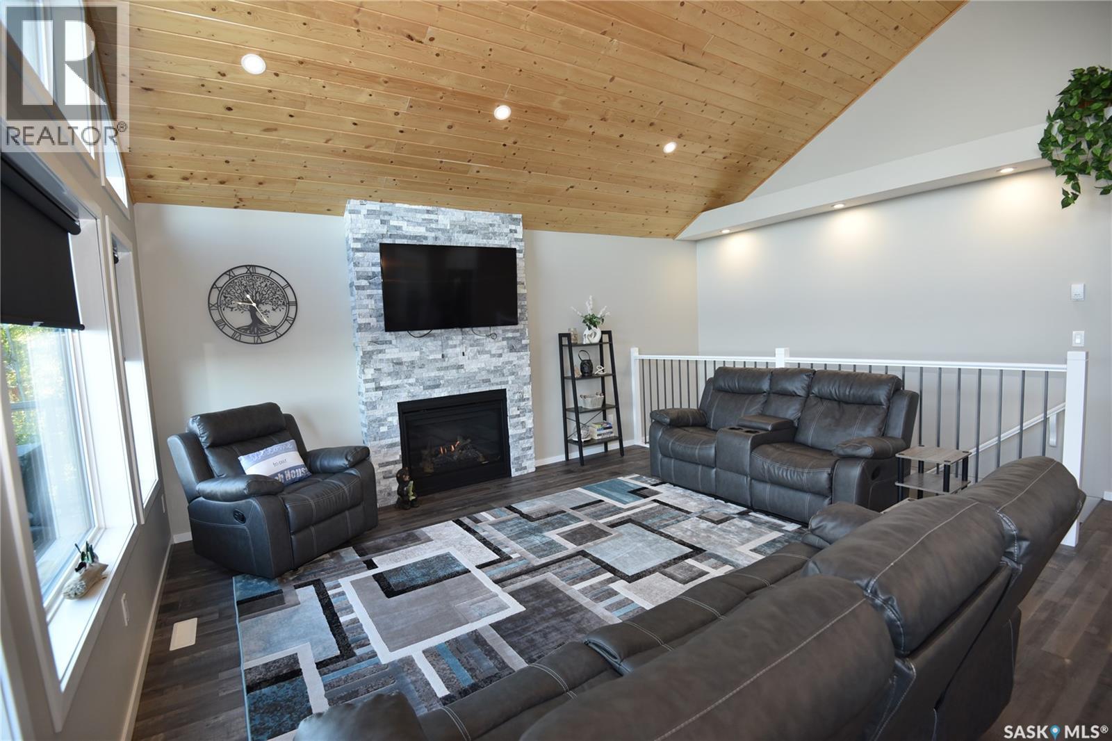 1124 Birch Avenue Property Photo 6