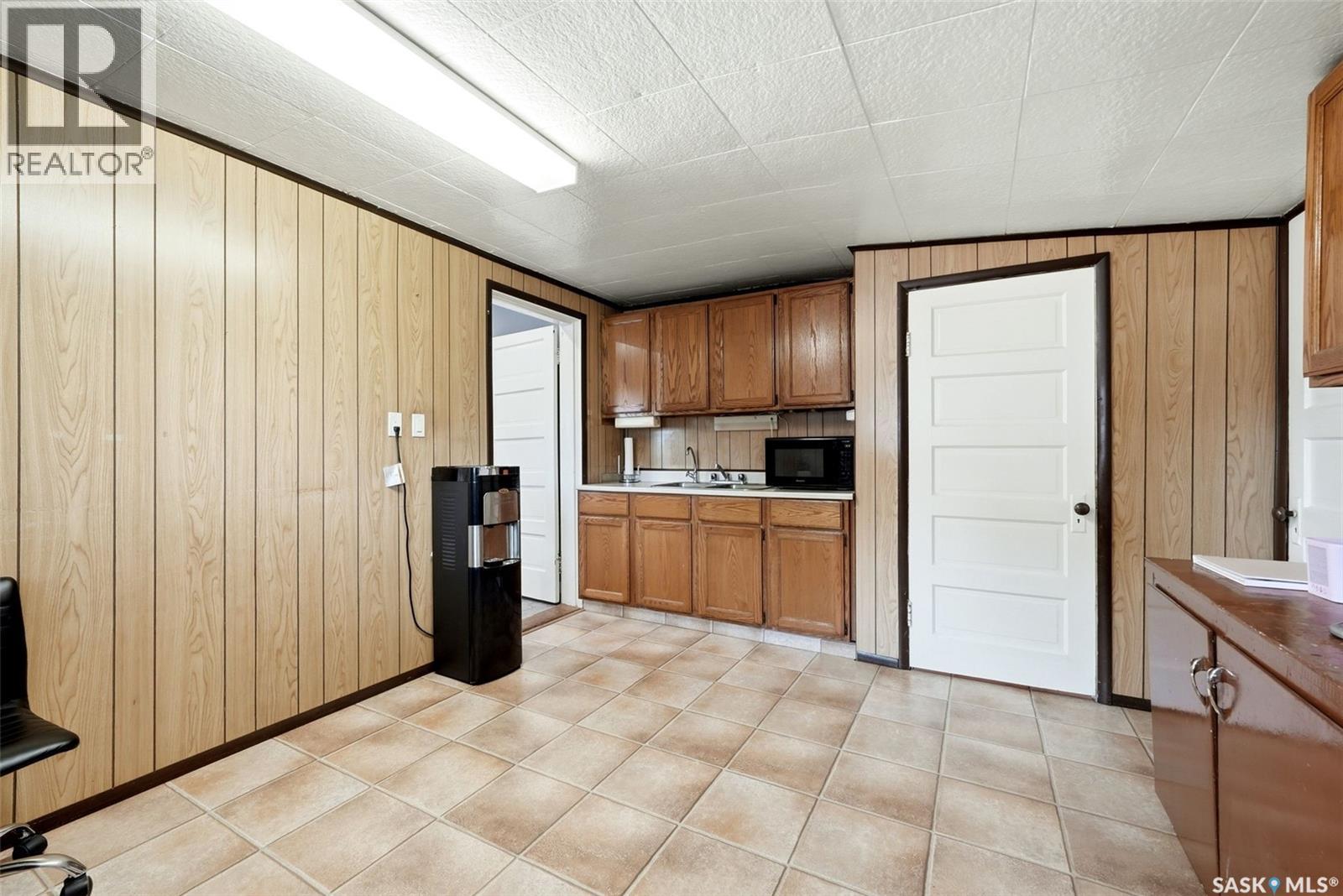 210 Byron Street Property Photo 9