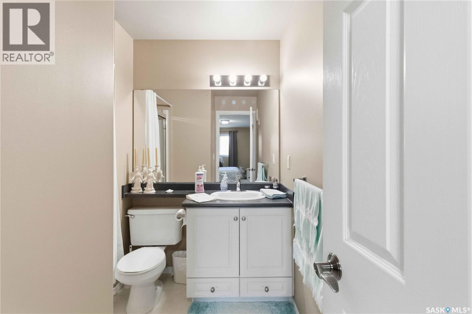 303 235 Herold Terrace Property Photo 20
