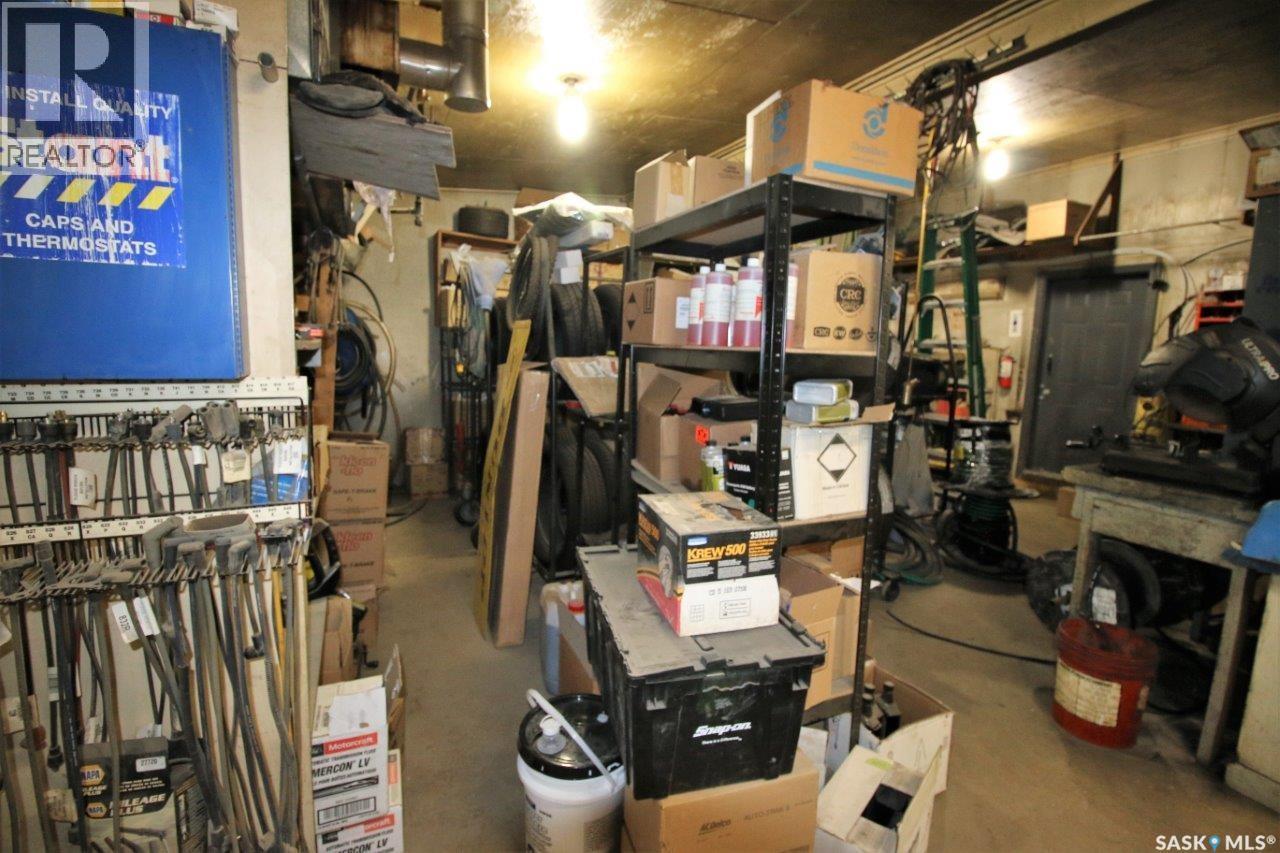 102 1st Avenue W Property Photo 13