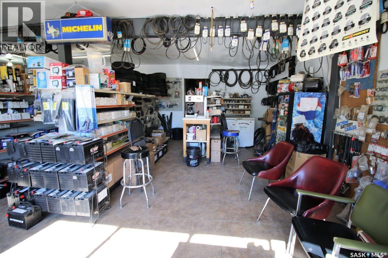 102 1st Avenue W Property Photo 14