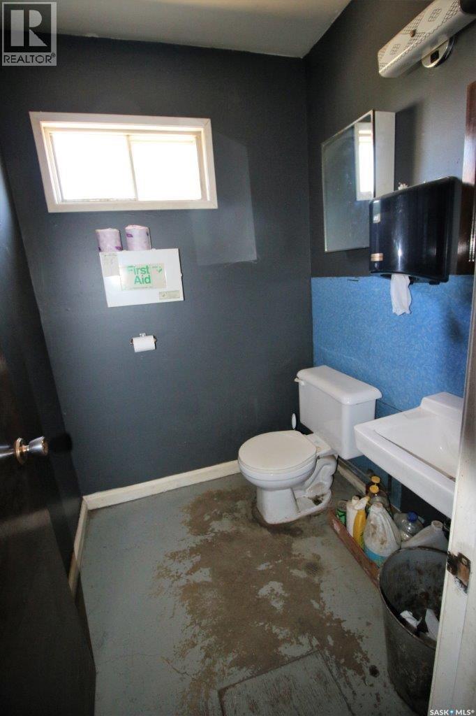 102 1st Avenue W Property Photo 16
