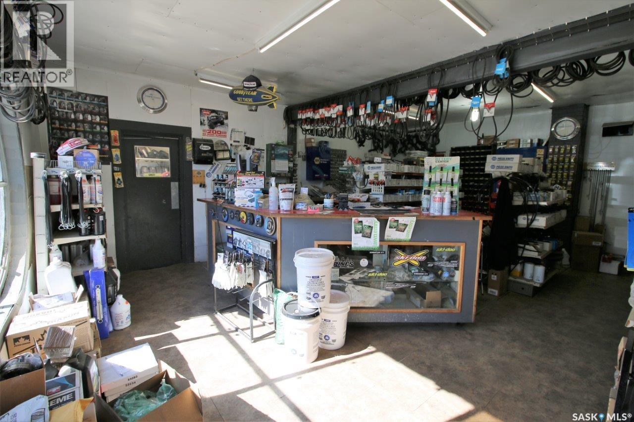 102 1st Avenue W Property Photo 17