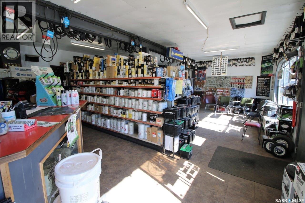 102 1st Avenue W Property Photo 18