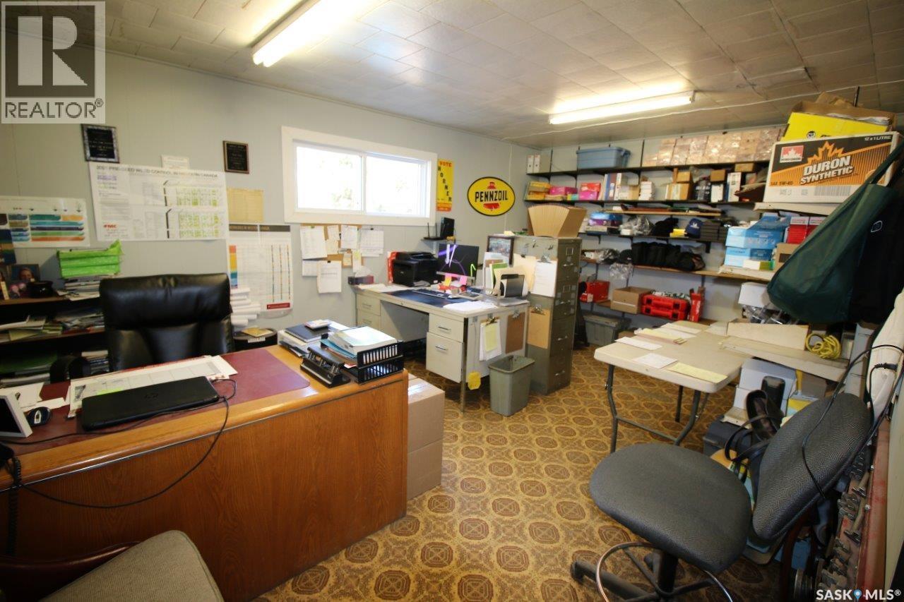 102 1st Avenue W Property Photo 21