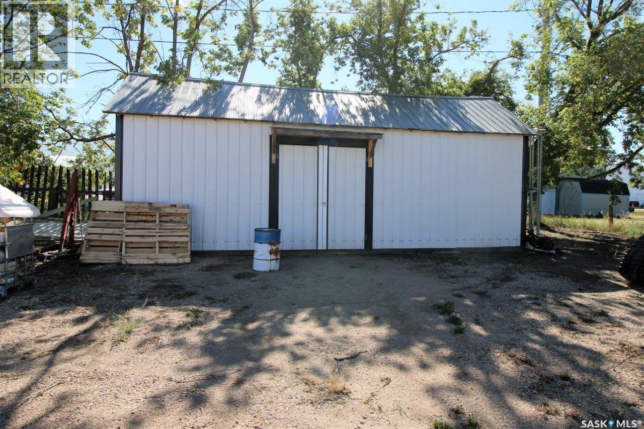 102 1st Avenue W Property Photo 25