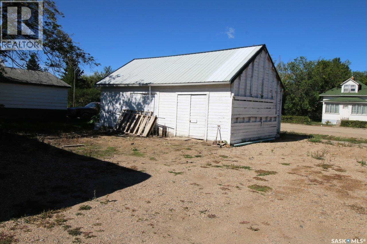 102 1st Avenue W Property Photo 26