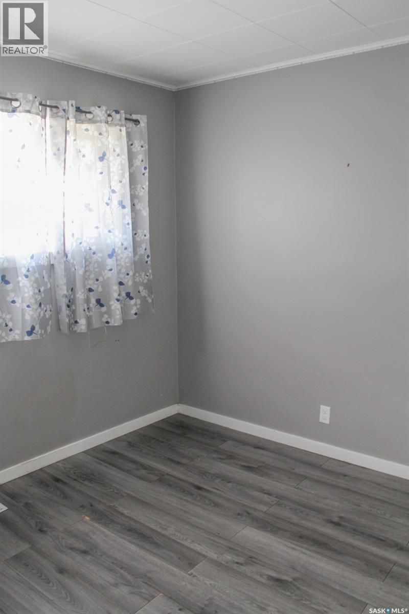 106 Higgins Avenue W Property Photo 11