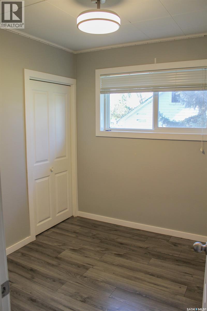 106 Higgins Avenue W Property Photo 12