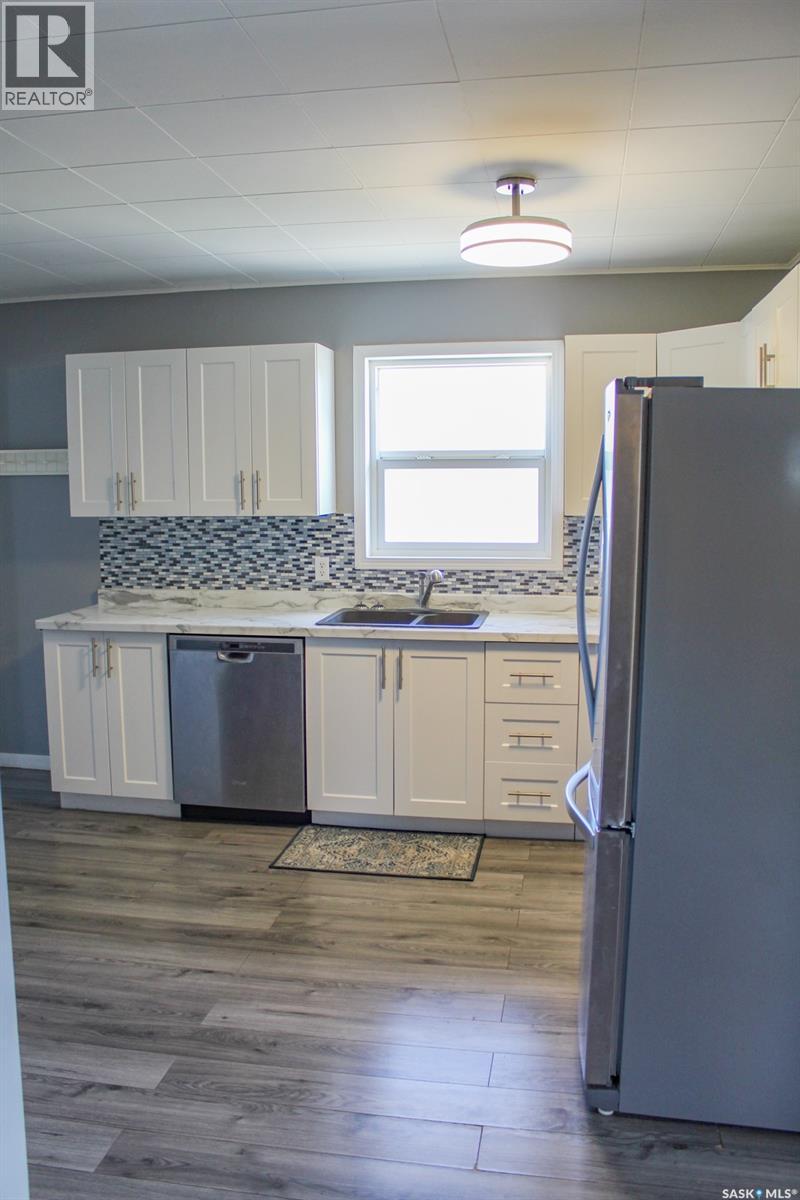 106 Higgins Avenue W Property Photo 17