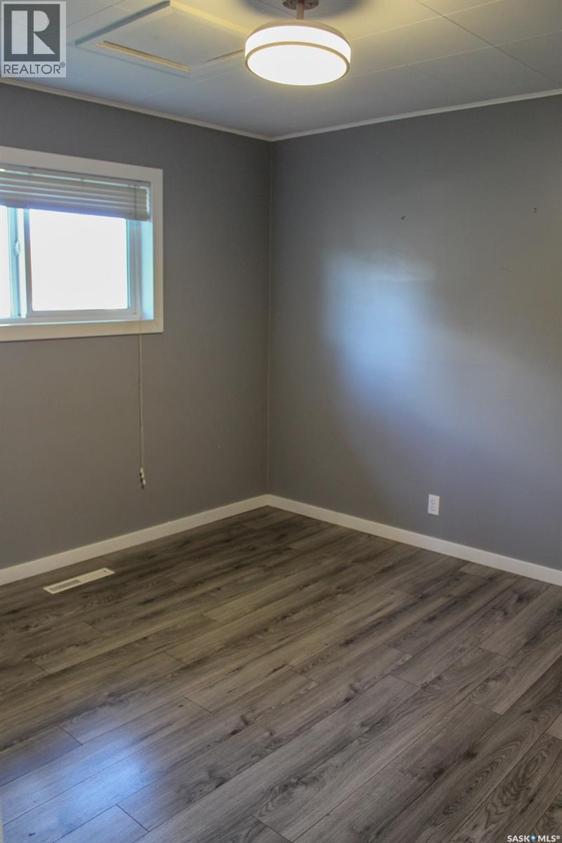 106 Higgins Avenue W Property Photo 21
